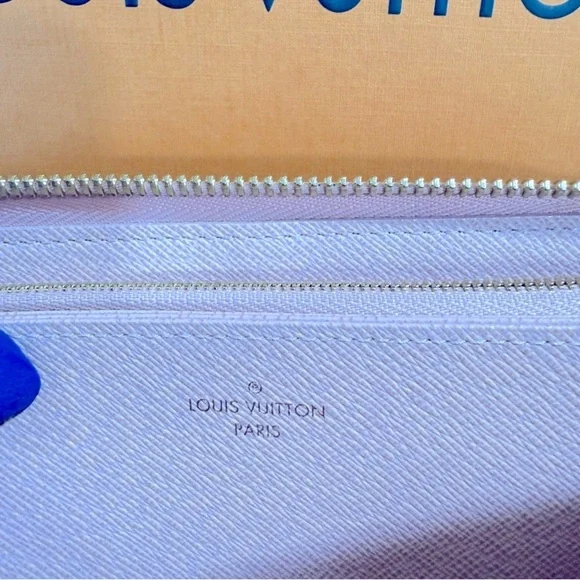 Louis Vuitton Damier Azur Zippy Wallet - Picture 7 of 11